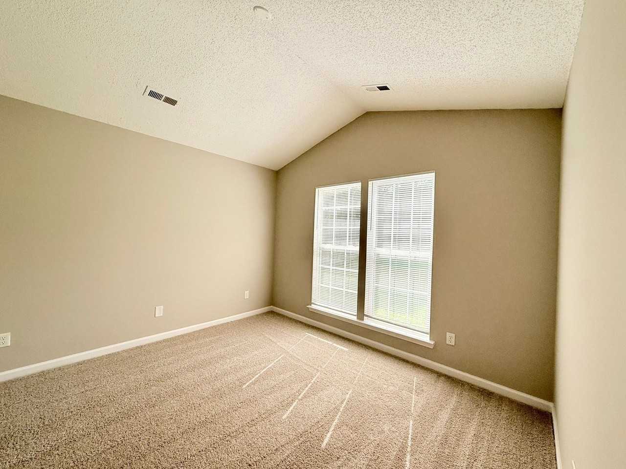 1706 Oakdale Green Dr - Photo 6 of 15