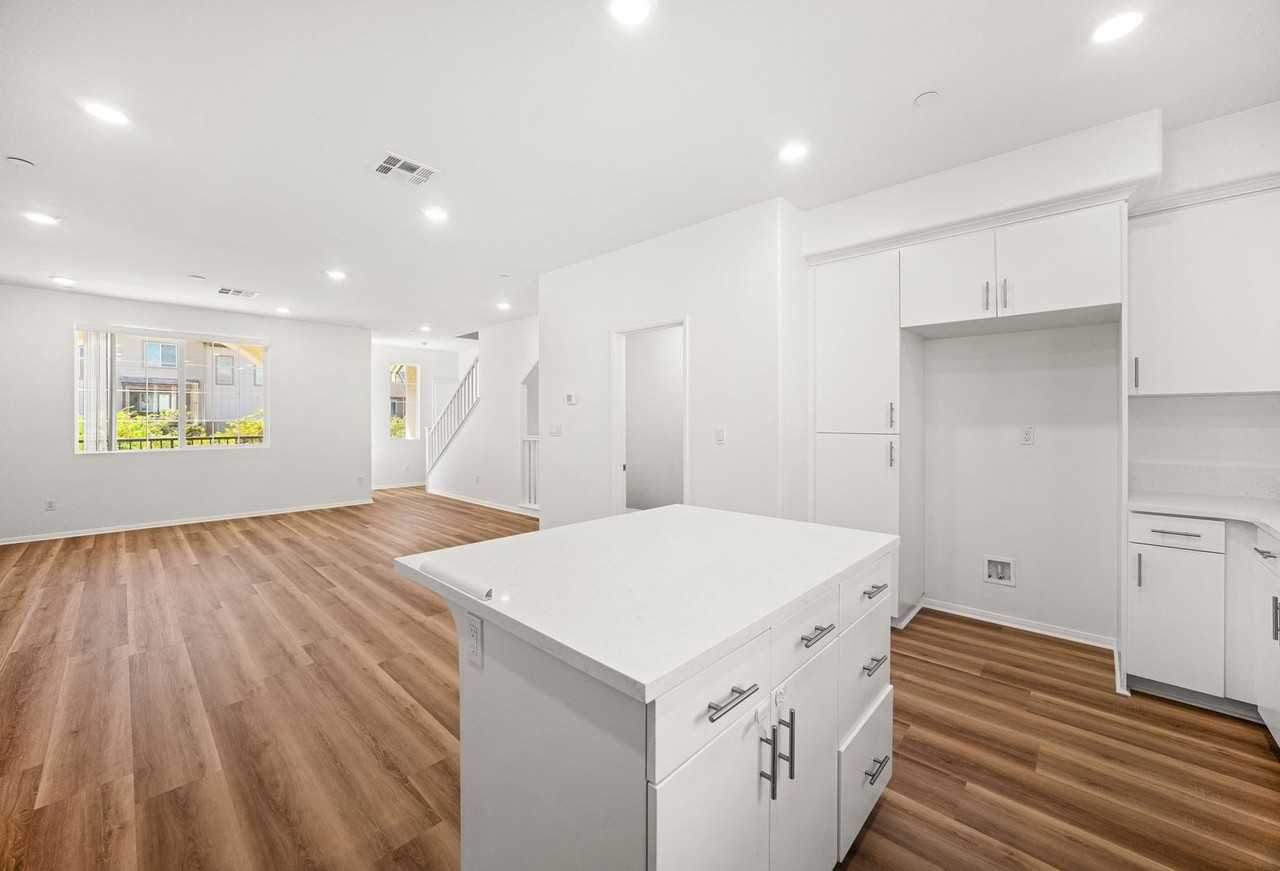 7347 Solstice Pl - Photo 4 of 18