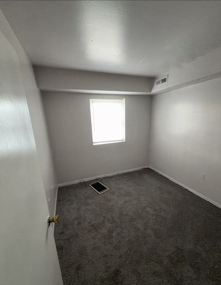 6503 Marsden St - Photo 6 of 7