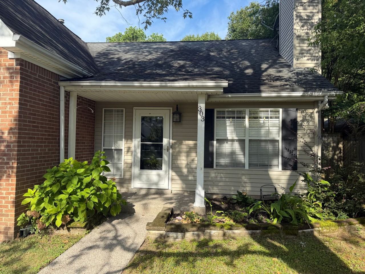 303 Norvich Ct - Photo 2 of 34