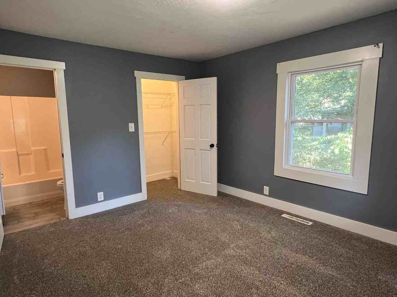 2433 N Albertha Ave - Photo 6 of 12