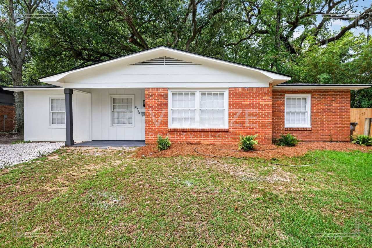 2900 Lott Dr - Photo 4 of 37