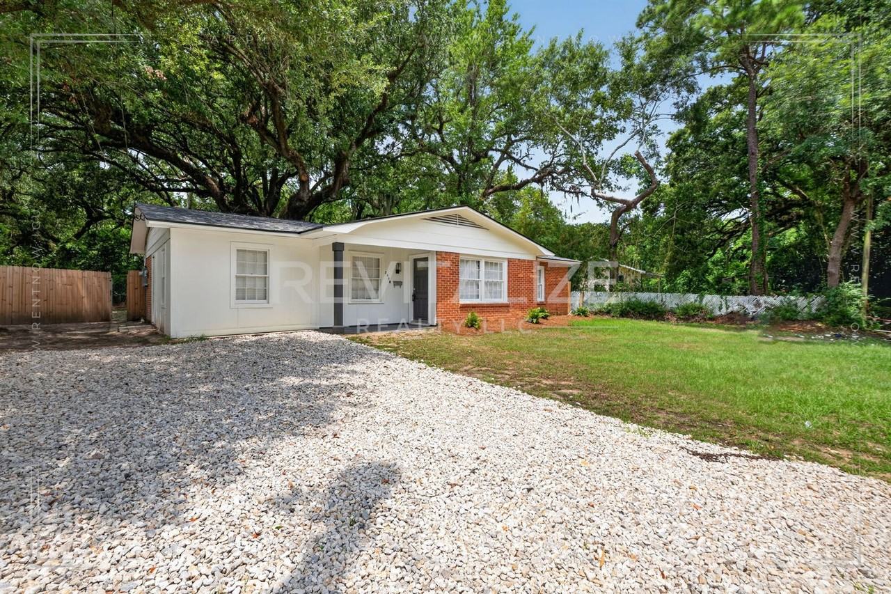 2900 Lott Dr - Photo 6 of 37