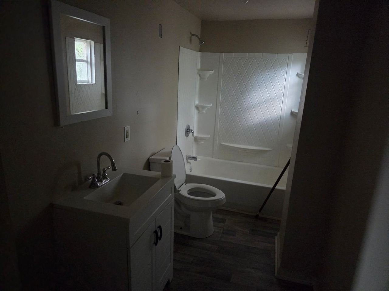 630 Carbon St - Photo 5 of 7