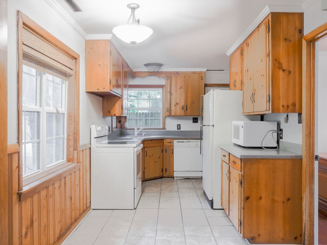 403 Granade St - Photo 2 of 21