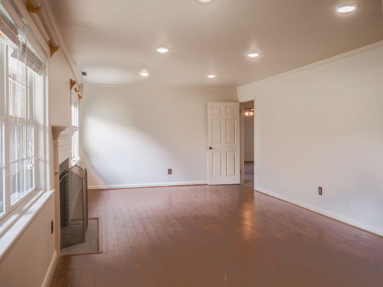 403 Granade St - Photo 4 of 21
