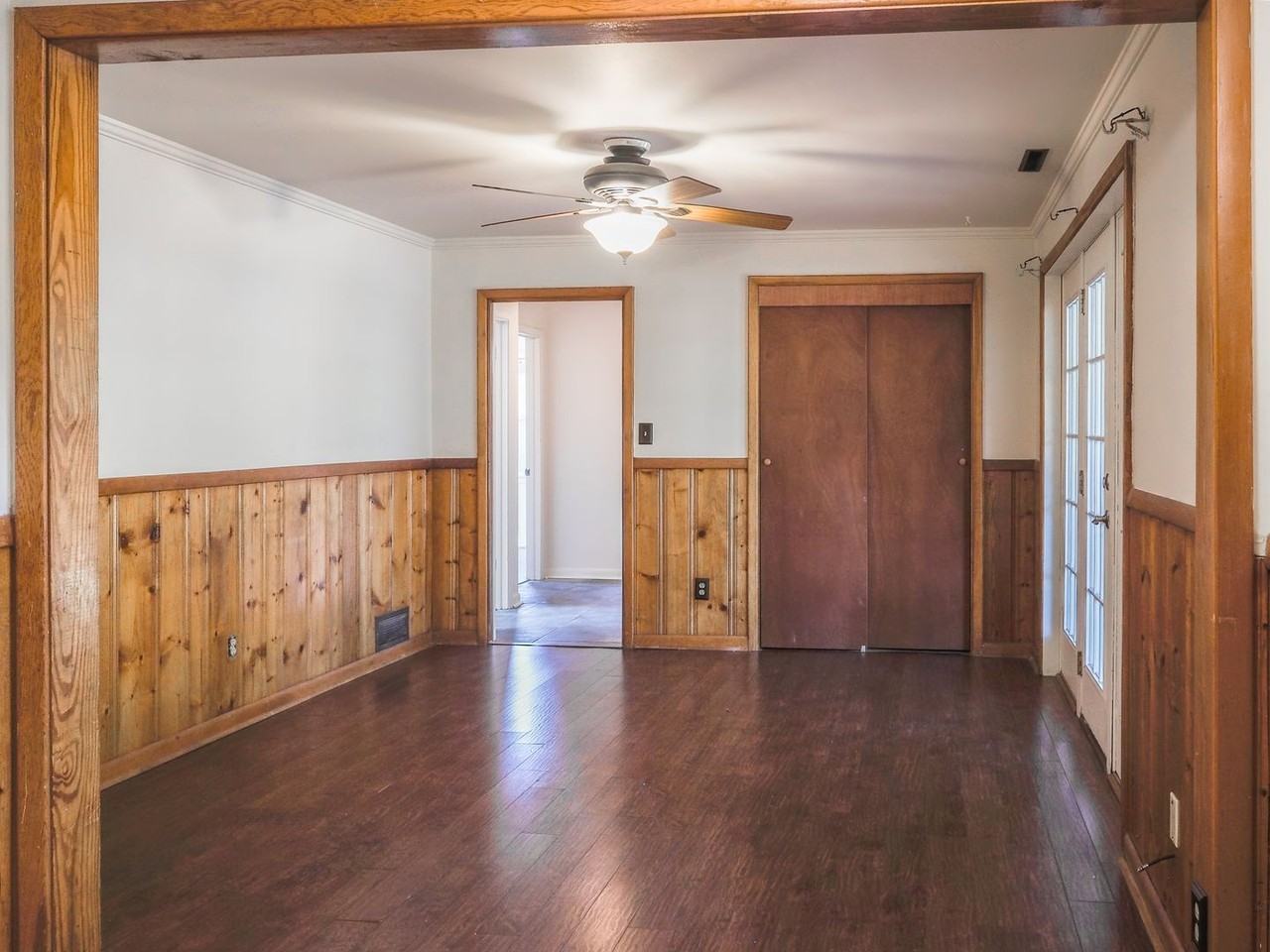 403 Granade St - Photo 7 of 21