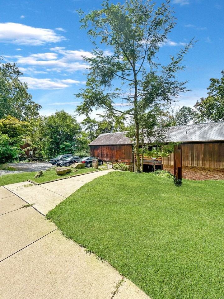 1530 Barr Ave - Photo 4 of 33
