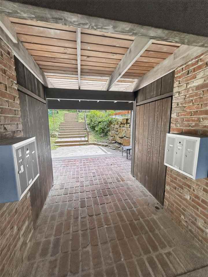 1530 Barr Ave - Photo 7 of 33