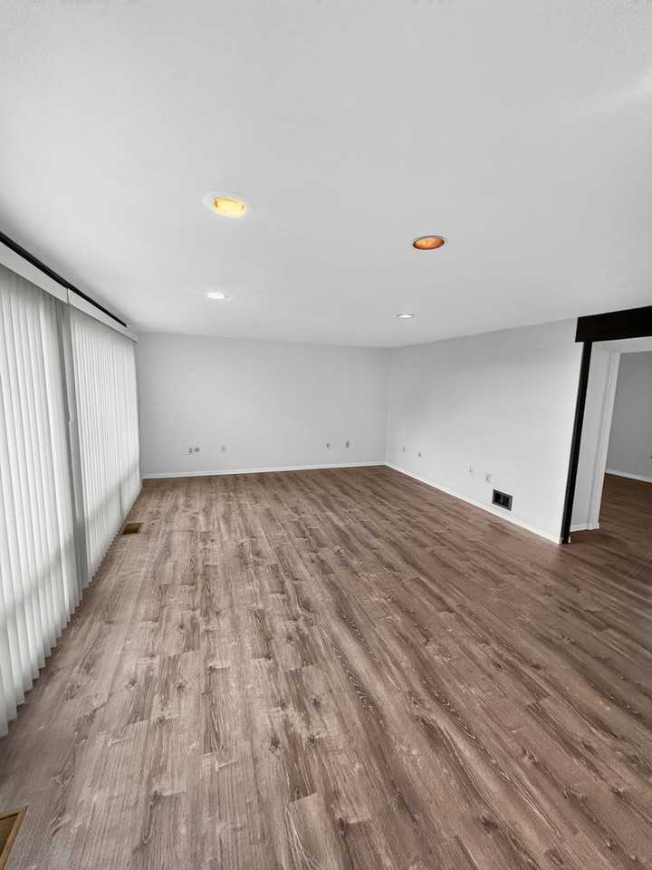 1530 Barr Ave - Photo 4 of 33
