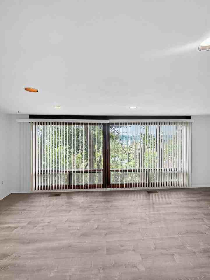 1530 Barr Ave - Photo 3 of 33