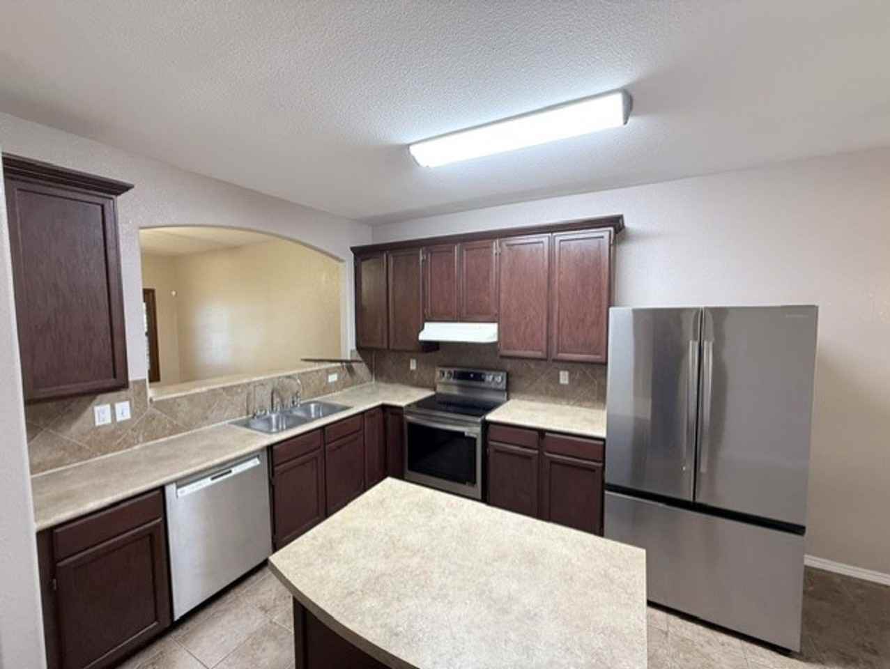 11307 Kirby Dr - Photo 4 of 19