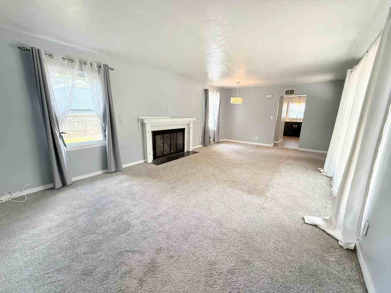31 University Ct - Photo 4 of 13
