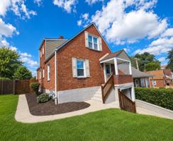featured image of 707 Steiner St