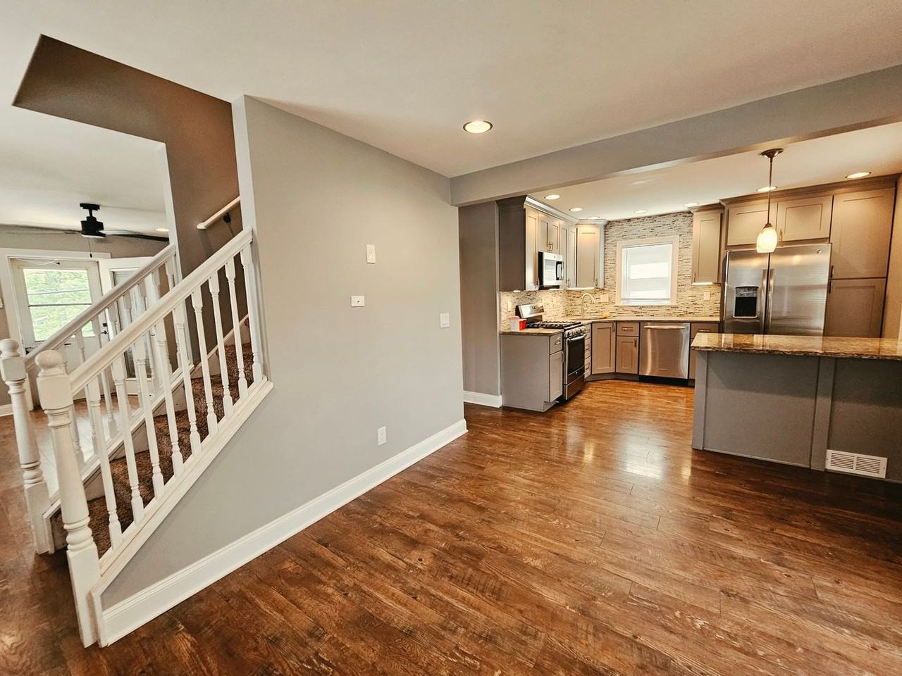 707 Steiner St - Photo 2 of 26