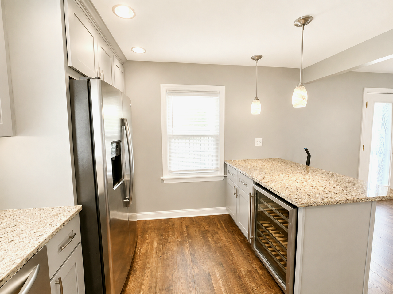 707 Steiner St - Photo 5 of 26