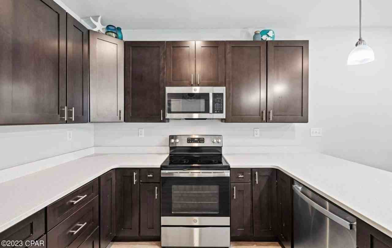 2226 Joan Ave - Photo 6 of 26