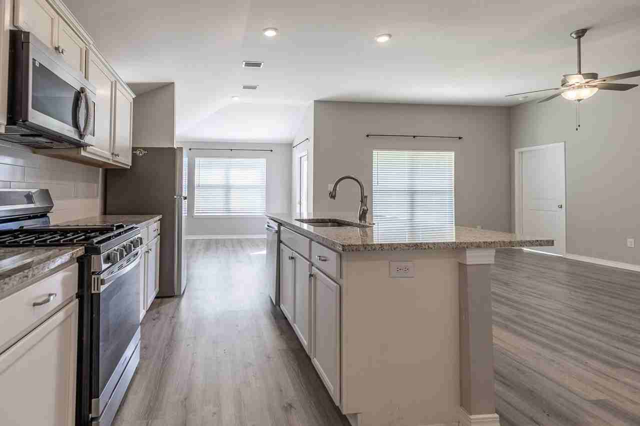 13437 Antler Hill Rd - Photo 7 of 23