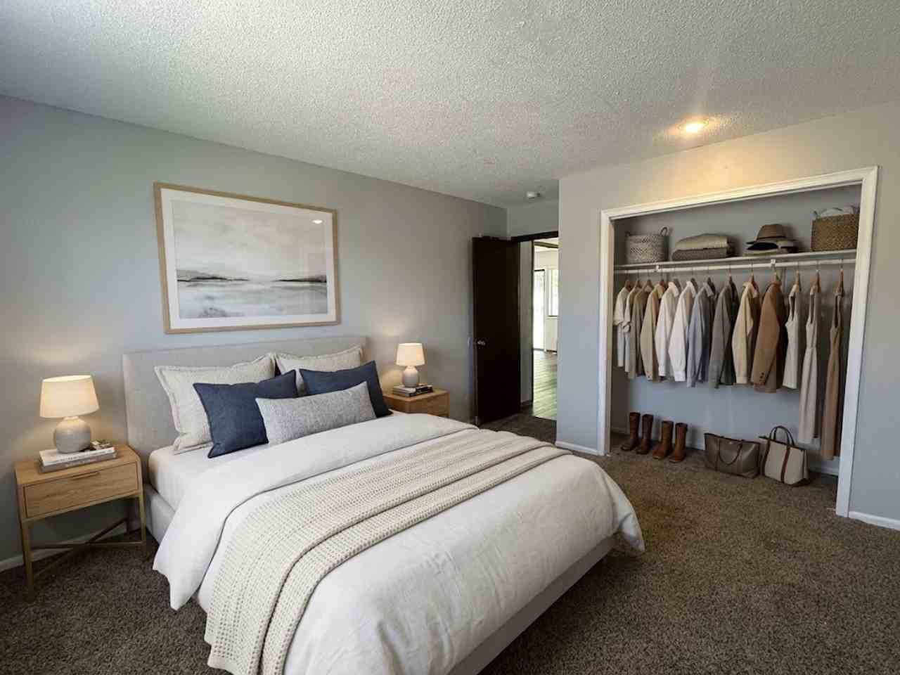 825 825 - 827 N. 89th Ct. - Photo 3 of 20