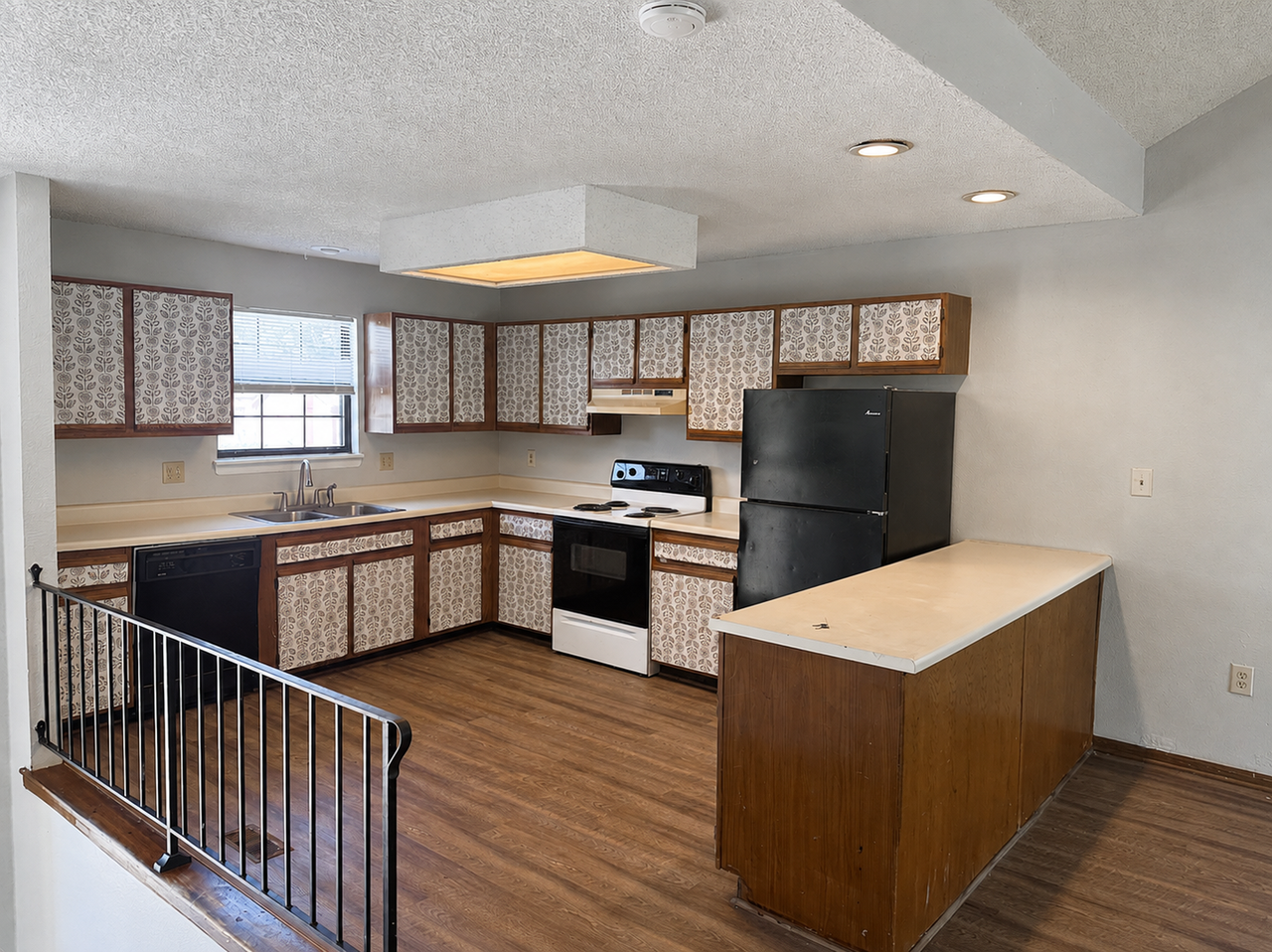 825 825 - 827 N. 89th Ct. - Photo 6 of 20