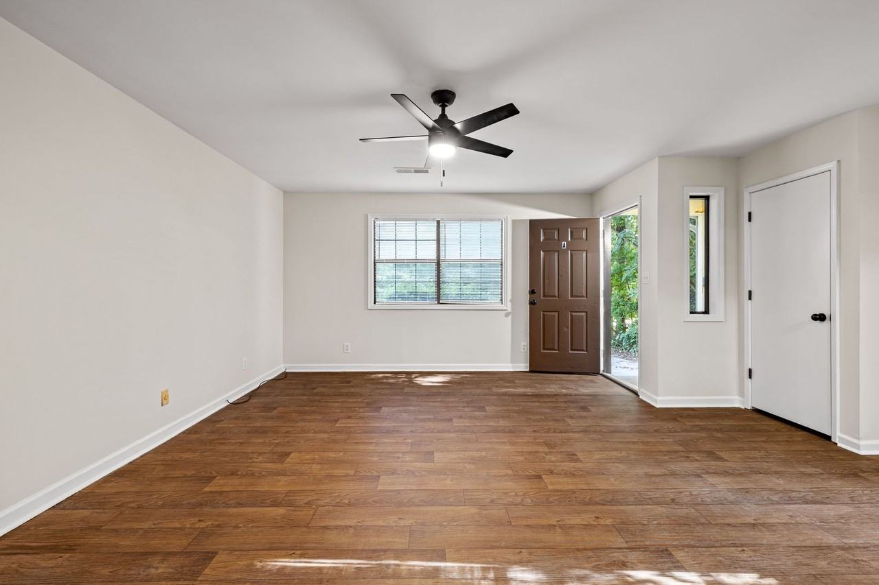 129 Valleywood Rd #A - Photo 4 of 14