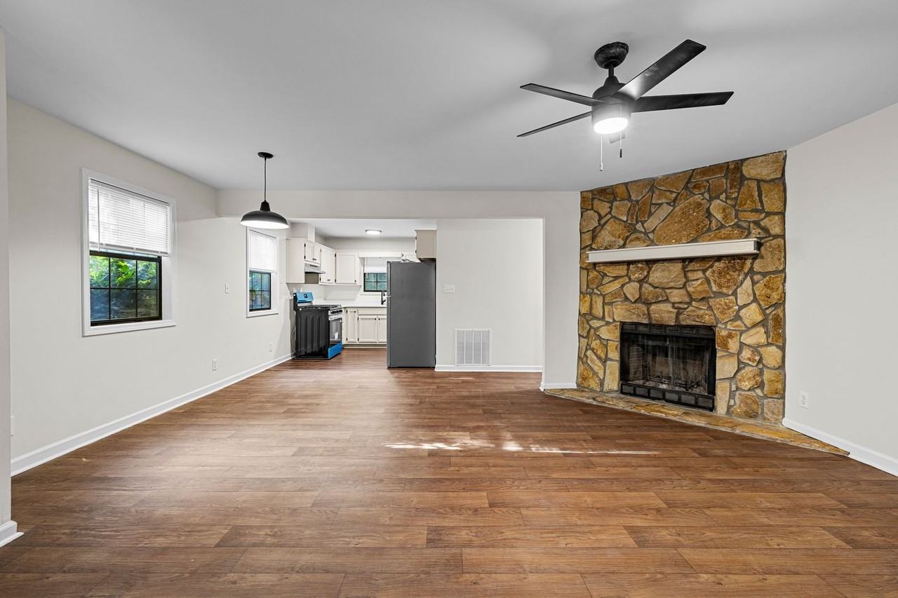 129 Valleywood Rd #A - Photo 5 of 14