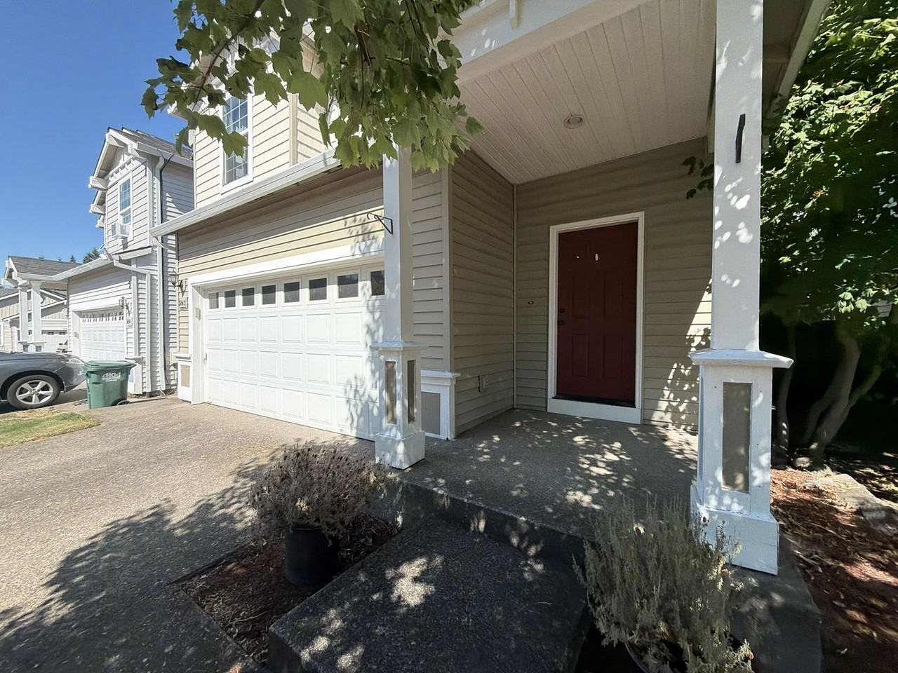 5042 Ne Schoeler Cir - Photo 2 of 45