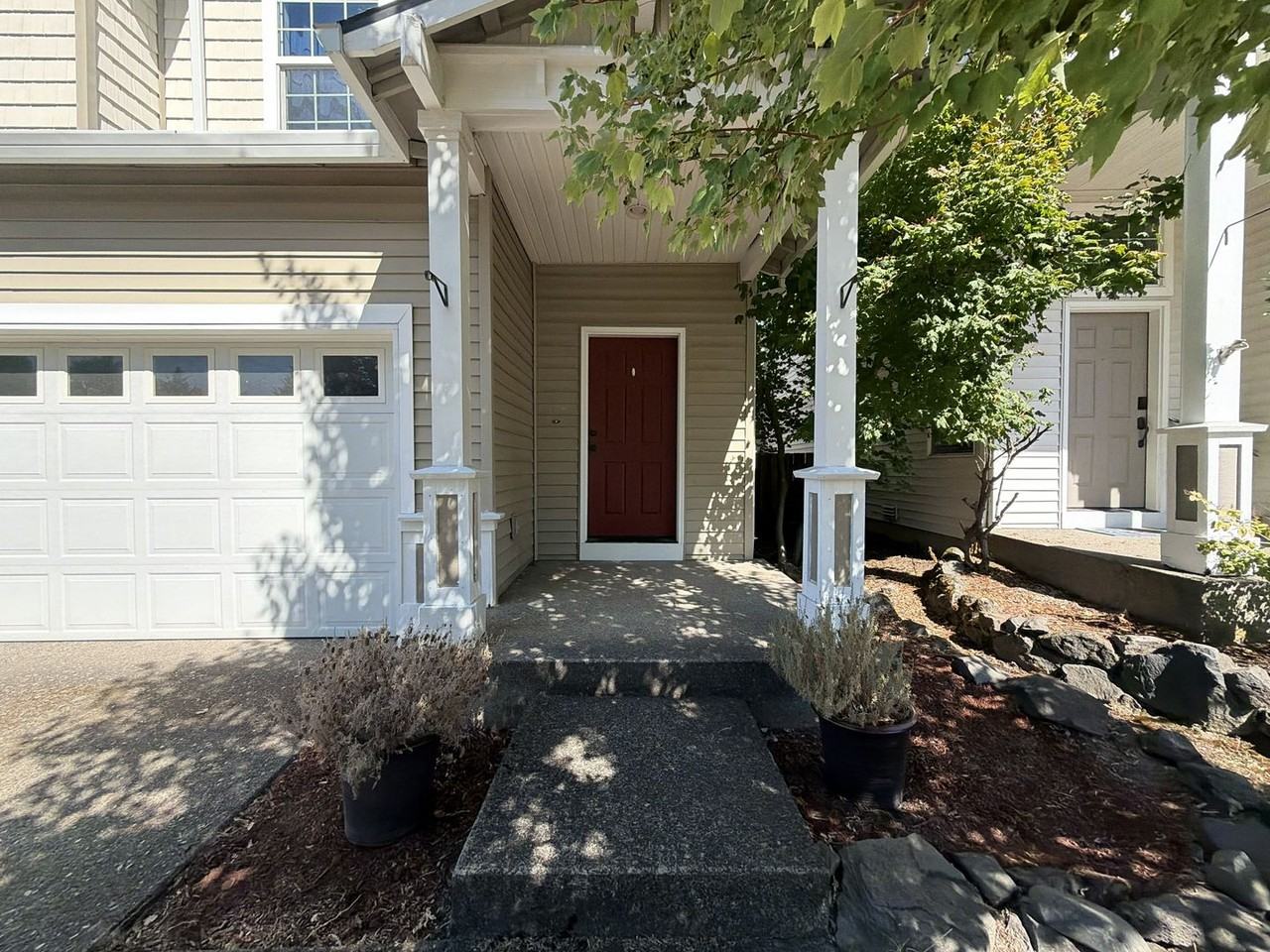 5042 Ne Schoeler Cir - Photo 3 of 45