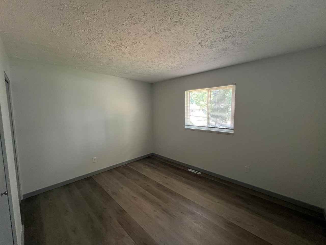 322 Cochlin St - Photo 7 of 15