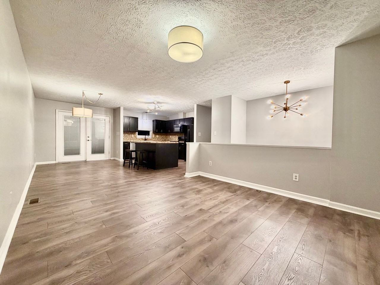 3109 Henslowe Dr - Photo 4 of 37