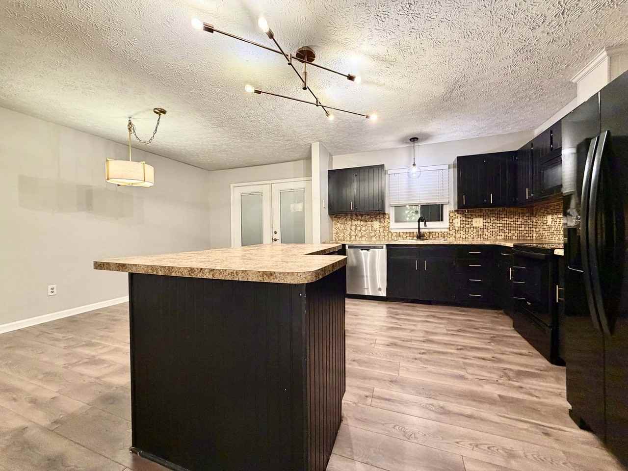 3109 Henslowe Dr - Photo 6 of 37