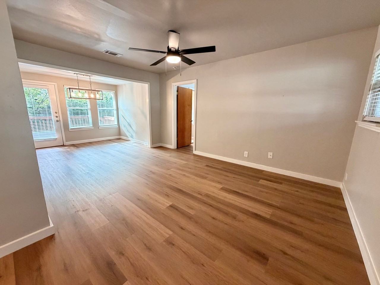 5101 Guadalupe St - Photo 6 of 50