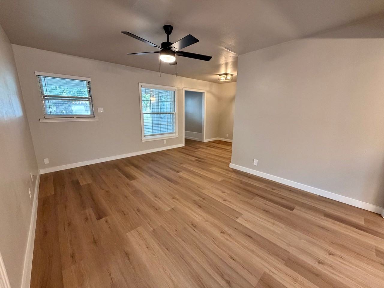 5101 Guadalupe St - Photo 7 of 50