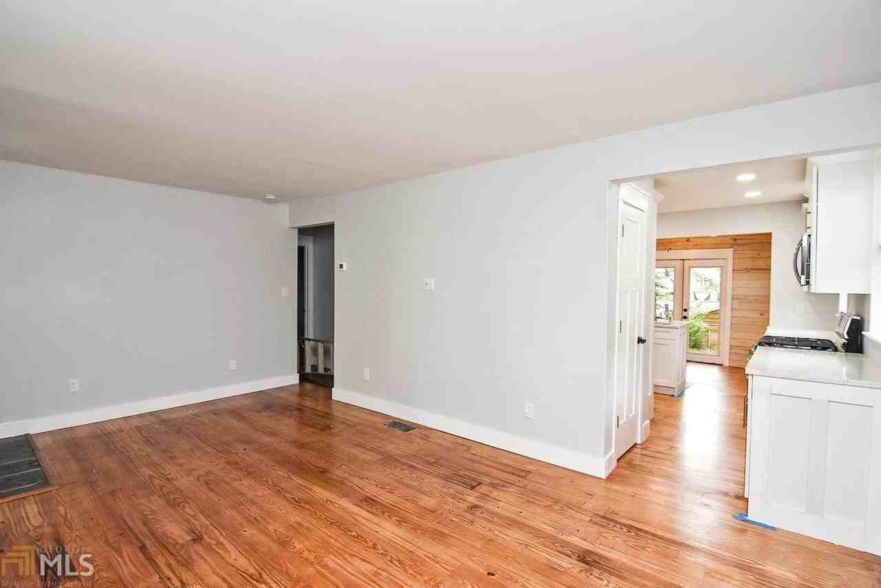 1879 Dyer Cir - Photo 7 of 19