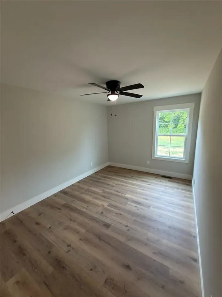 100 Madeline Ct - Photo 5 of 9