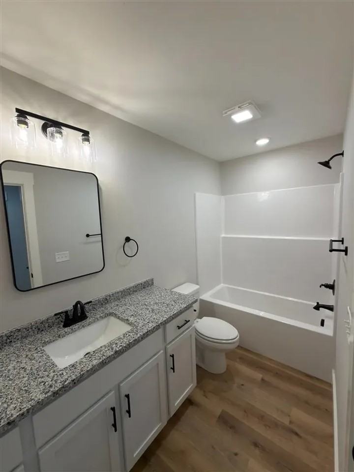 100 Madeline Ct - Photo 6 of 9
