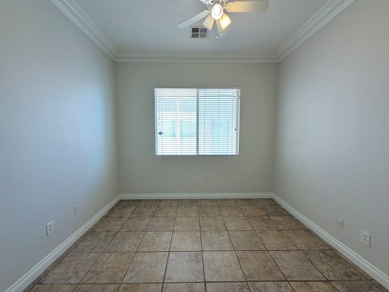 322 Turtle Peak Ave - Photo 5 of 36