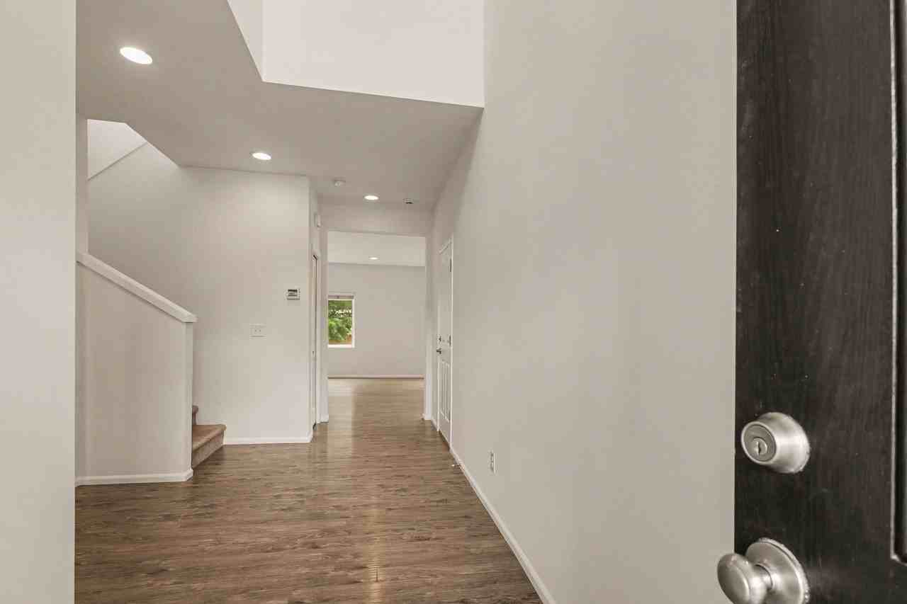 3005 Eagle Loop Ne - Photo 5 of 29