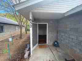 featured image of 832 E 32nd St