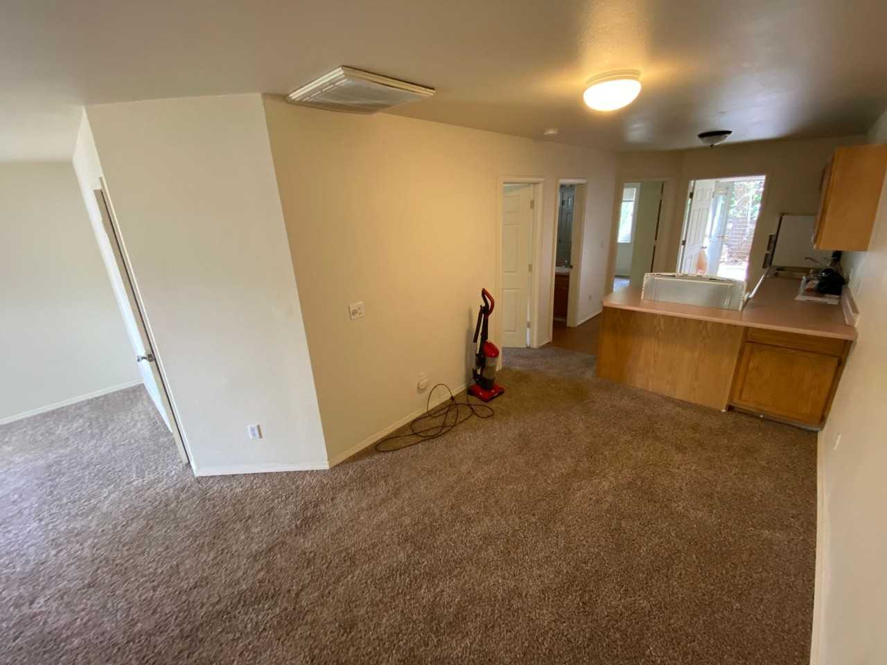 832 E 32nd St - Photo 4 of 13