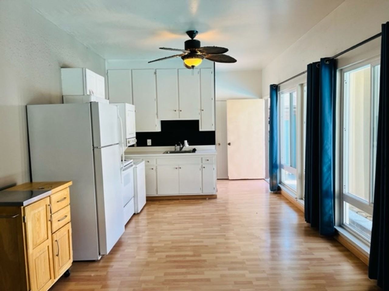 957A Mcclatchy Way - Photo 2 of 9