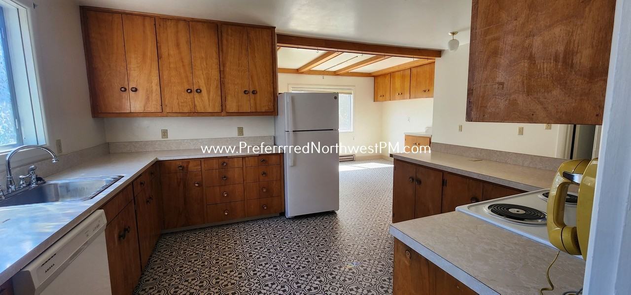 788 W 11th Ave - Photo 4 of 13