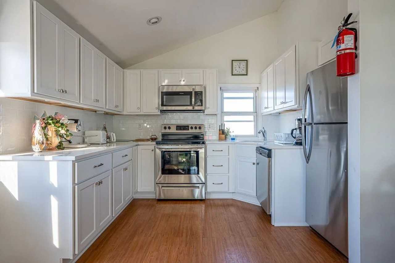 9 28th St E - Photo 4 of 15