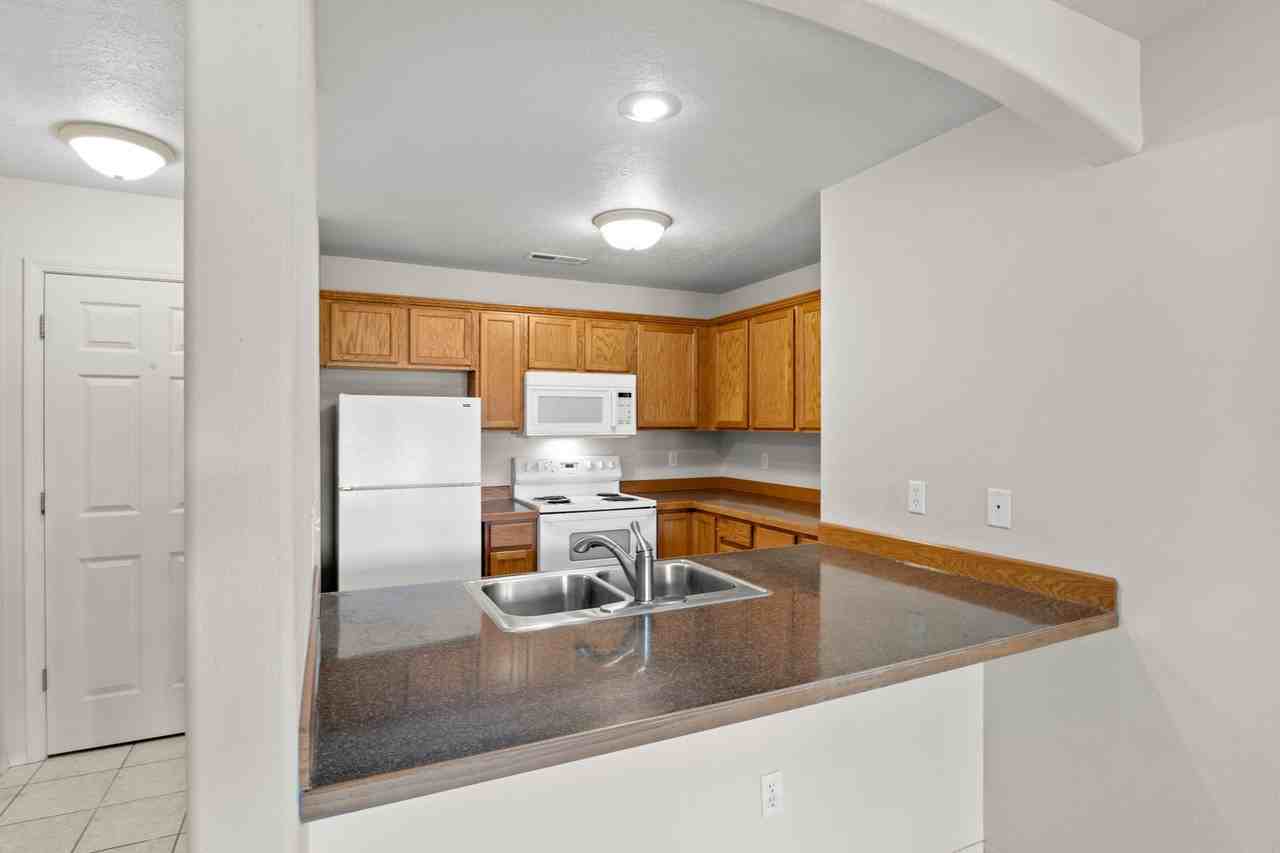 225 Nw Greenwood Ave - Photo 6 of 19