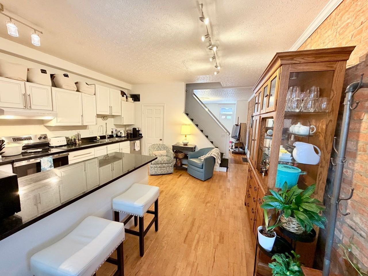 743 Macon Aly - Photo 3 of 16