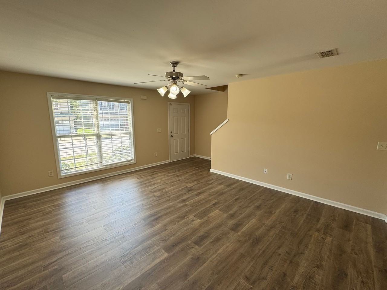 1441 Priestshore Bay - Photo 4 of 25