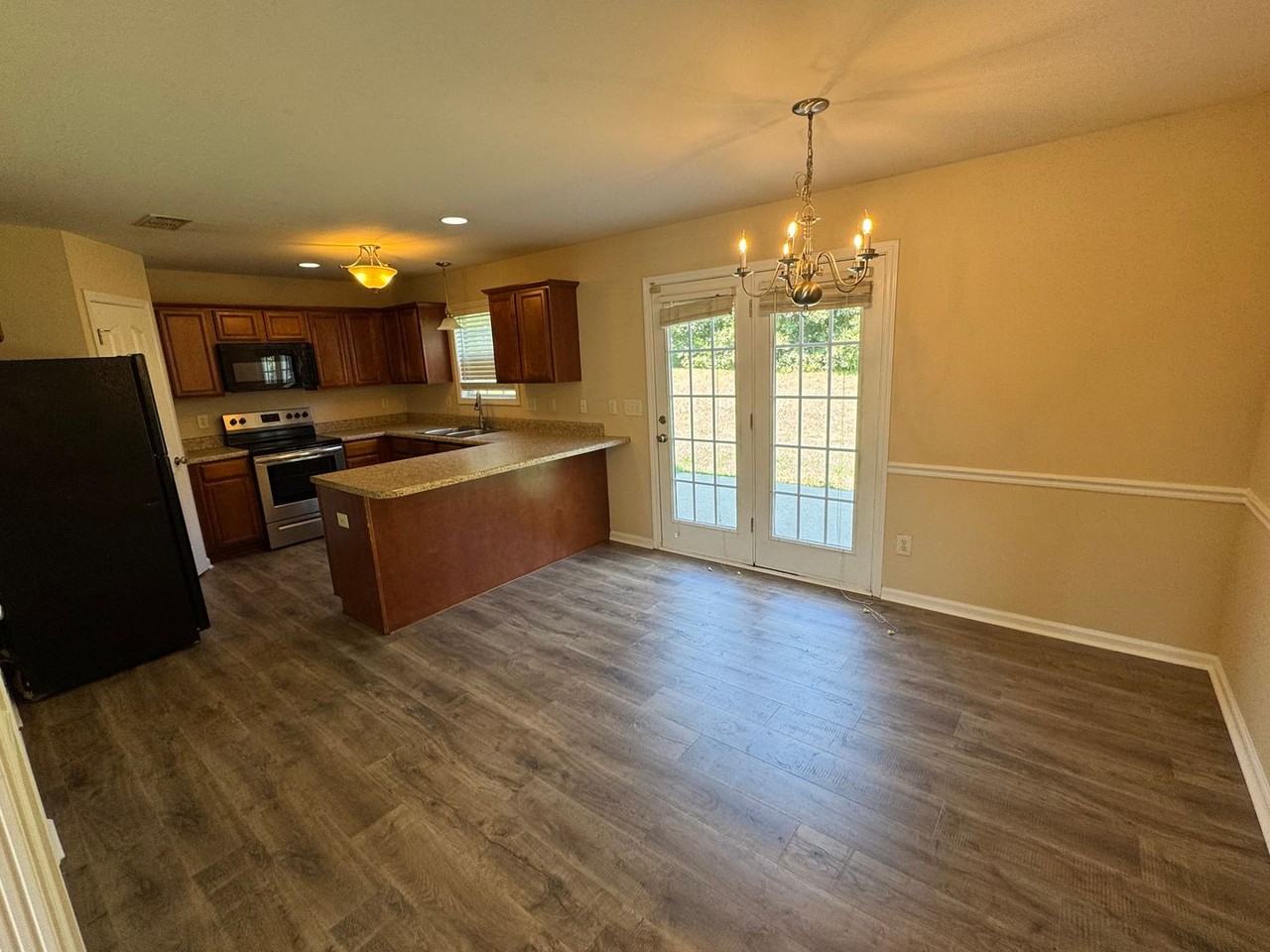 1441 Priestshore Bay - Photo 5 of 25