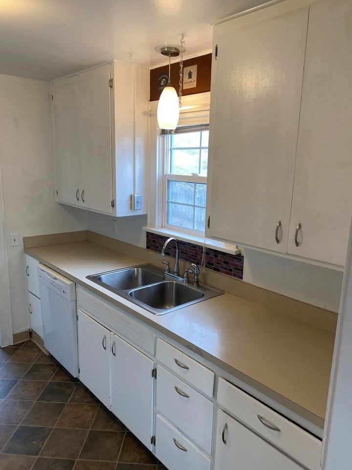 2228 Lindley Way - Photo 3 of 19