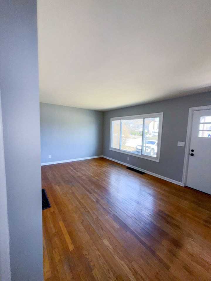 569 James Rd - Photo 2 of 15