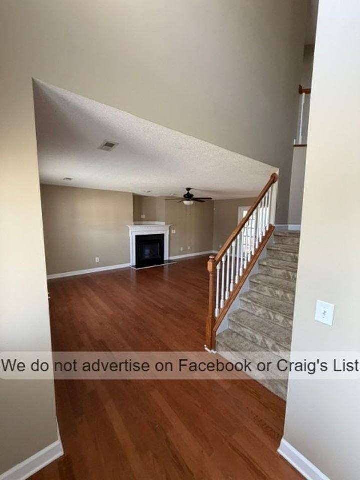 226 Leggett Dr - Photo 2 of 21